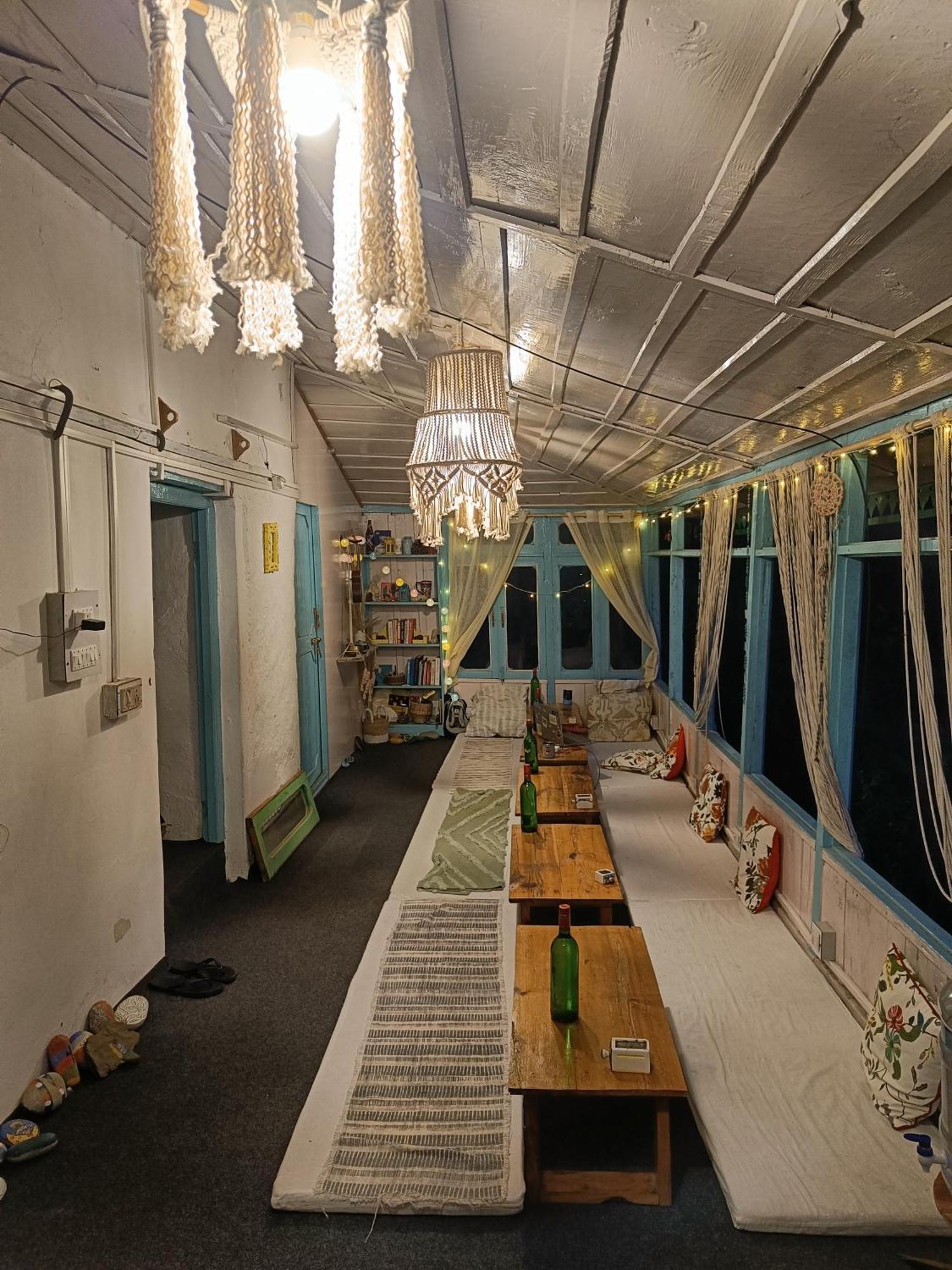 The Nook, Sainj Hostel Exterior photo