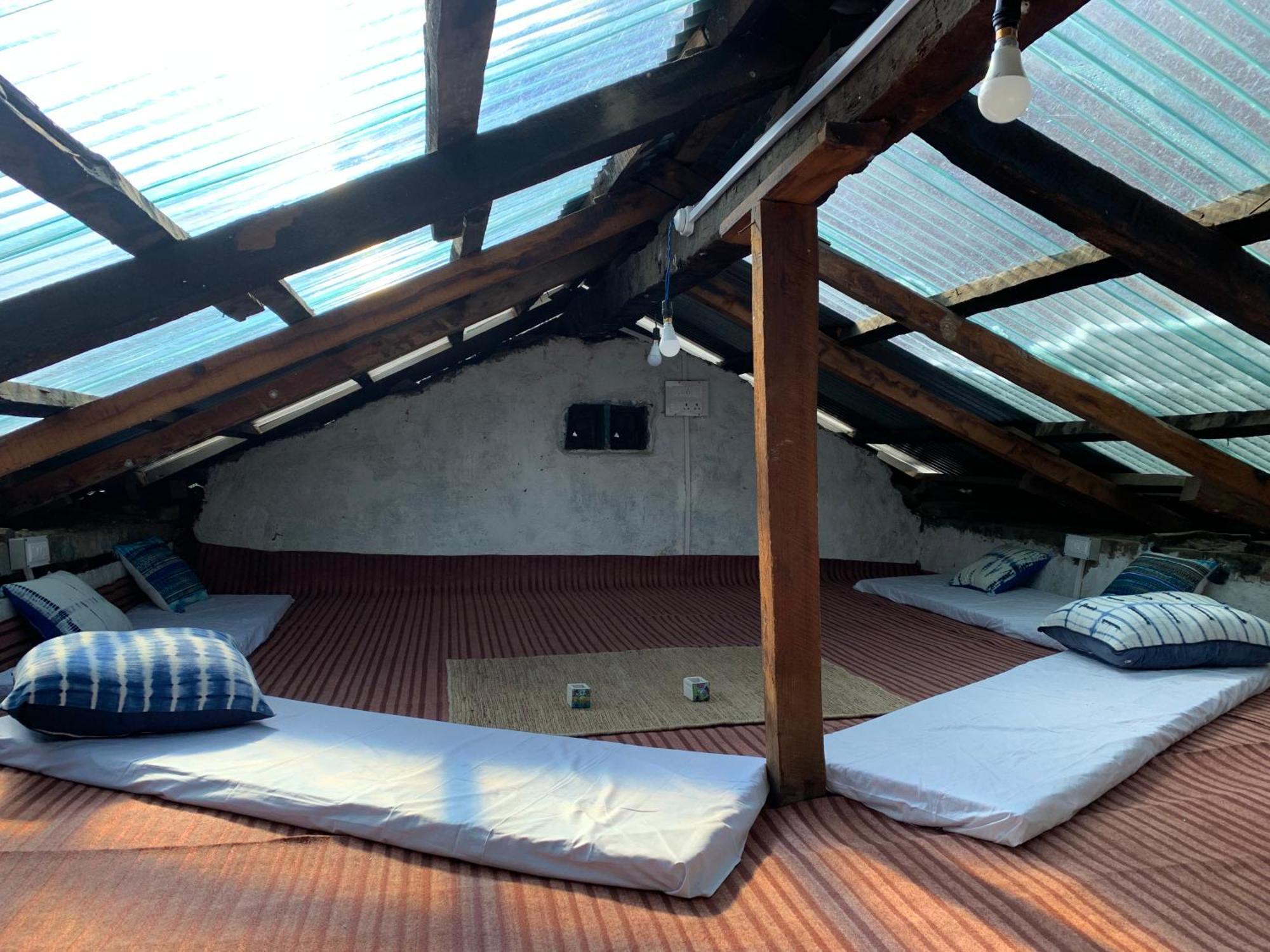 The Nook, Sainj Hostel Exterior photo