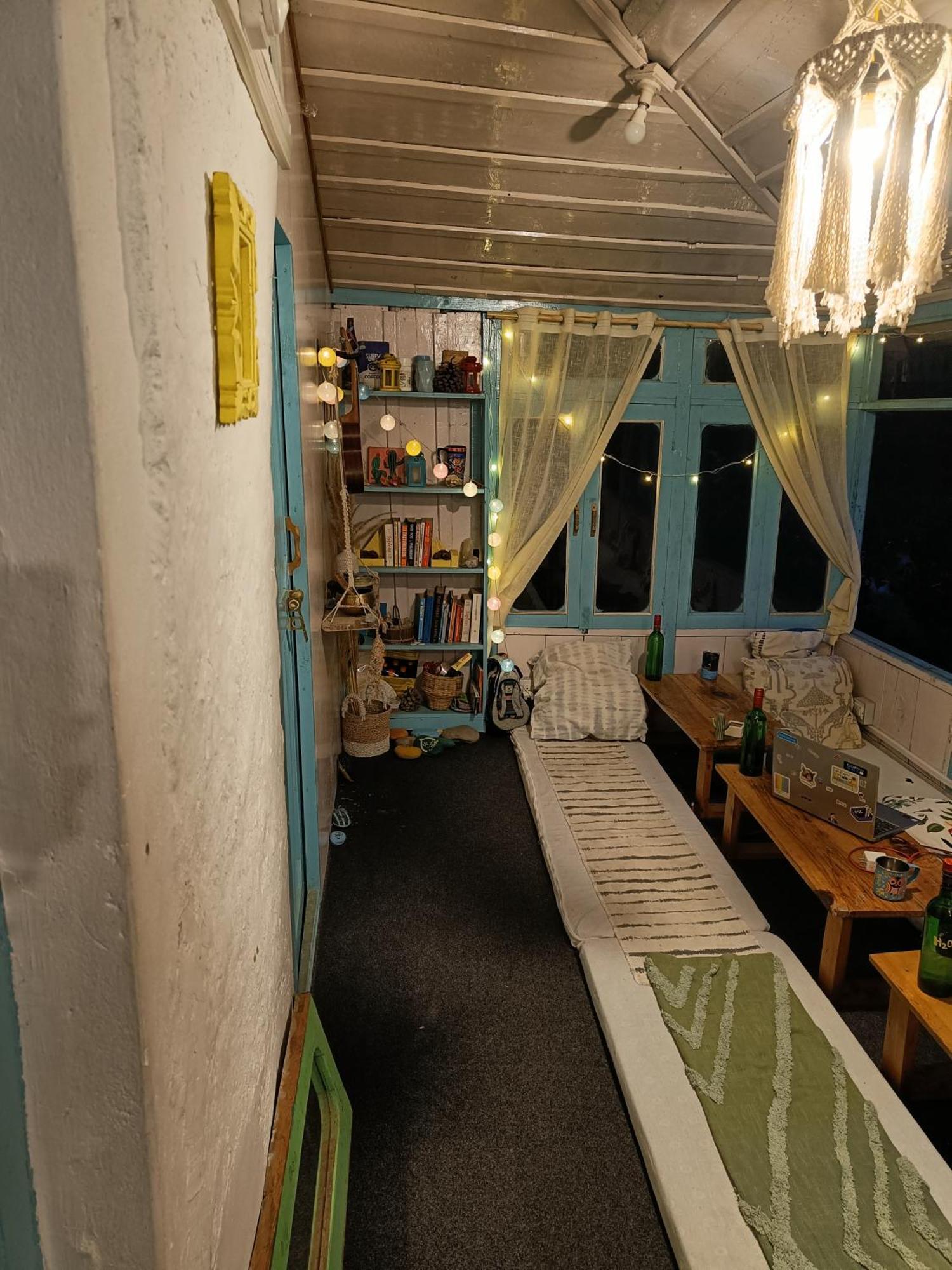 The Nook, Sainj Hostel Exterior photo